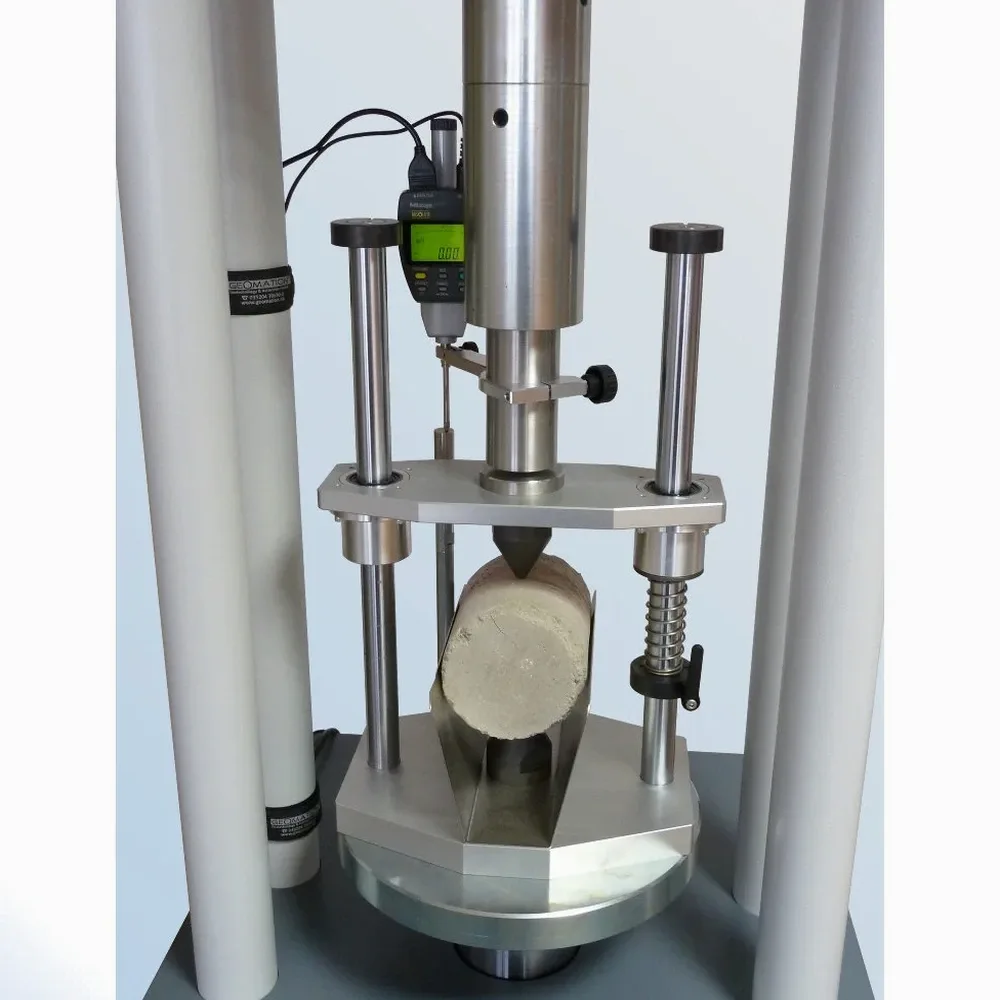 Ensaio Triaxial em Itaquaquecetuba: Parâmetros de Resistência para Fundações Confiáveis